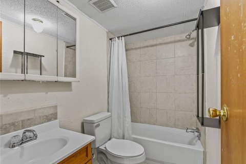 House in Ocala, Florida 3 bedrooms, 112.97 sq.m. № 1869658 - photo 18