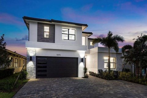 House in Palm Beach Gardens, Florida 5 bedrooms, 316.8 sq.m. № 2193243 - photo 26