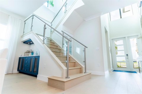 House in Palm Beach Gardens, Florida 5 bedrooms, 316.8 sq.m. № 2193243 - photo 5