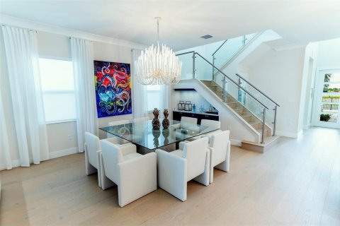 House in Palm Beach Gardens, Florida 5 bedrooms, 316.8 sq.m. № 2193243 - photo 4