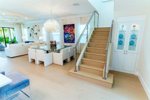 House in Palm Beach Gardens, Florida 5 bedrooms, 316.8 sq.m. № 2193243 - photo 3