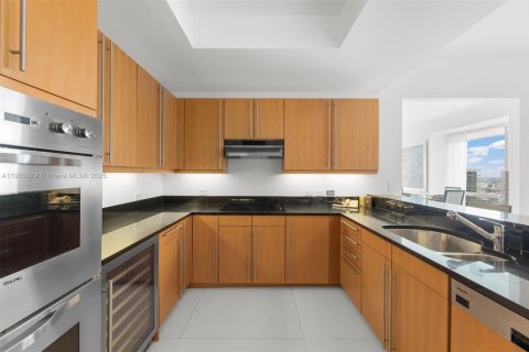 Купить кондоминиум в Майами, Флорида 2 спальни, 198.72м2, № 1974730 - фото 21