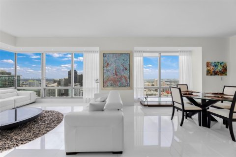 Купить кондоминиум в Майами, Флорида 2 спальни, 198.72м2, № 1974730 - фото 12