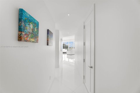 Купить кондоминиум в Майами, Флорида 2 спальни, 198.72м2, № 1974730 - фото 4
