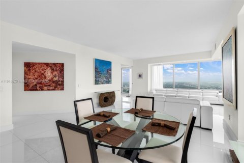 Купить кондоминиум в Майами, Флорида 2 спальни, 198.72м2, № 1974730 - фото 16