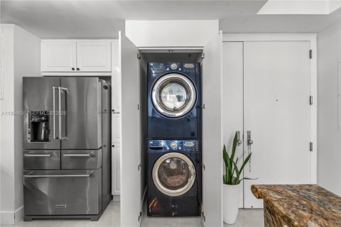 Condominio en venta en Miami, Florida, 1 dormitorio, 84.26 m2 № 2056432 - foto 16