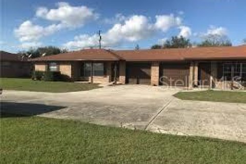 Apartamento en alquiler en Deltona, Florida, 2 dormitorios, 98.85 m2 № 1765616 - foto 1