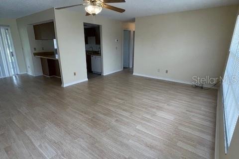Apartamento en alquiler en Deltona, Florida, 2 dormitorios, 98.85 m2 № 1765616 - foto 4