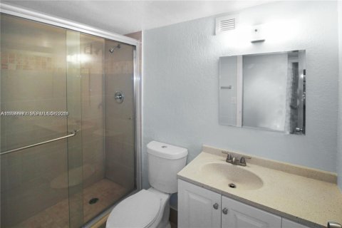Condo in Sunny Isles Beach, Florida, 2 bedrooms  № 2146221 - photo 5