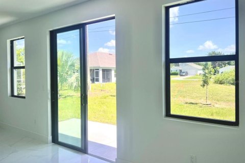 House in Cape Coral, Florida 4 bedrooms, 144.37 sq.m. № 2091673 - photo 18