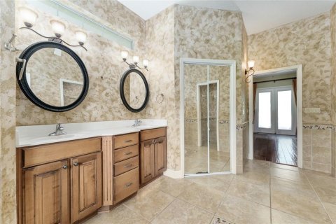 House in Ocklawaha, Florida 7 bedrooms, 561.5 sq.m. № 1793616 - photo 27