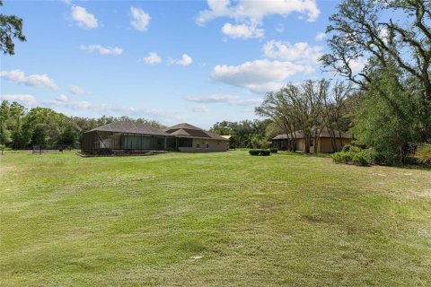 House in Ocklawaha, Florida 7 bedrooms, 561.5 sq.m. № 1793616 - photo 6