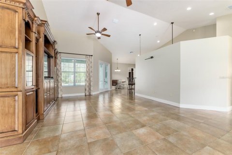House in Ocklawaha, Florida 7 bedrooms, 561.5 sq.m. № 1793616 - photo 15