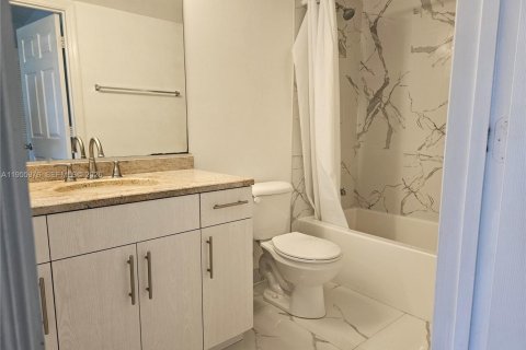 Condo in Coconut Creek, Florida, 2 bedrooms  № 2009761 - photo 10