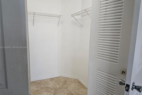 Condo in Coconut Creek, Florida, 2 bedrooms  № 2009761 - photo 13