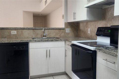 Condo in Coconut Creek, Florida, 2 bedrooms  № 2009761 - photo 18