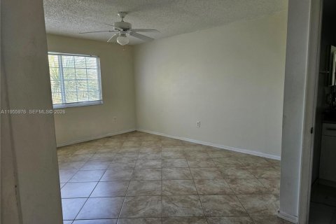 Condo in Coconut Creek, Florida, 2 bedrooms  № 2009761 - photo 8