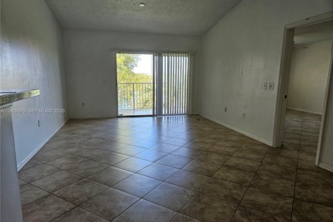 Condo in Coconut Creek, Florida, 2 bedrooms  № 2009761 - photo 7