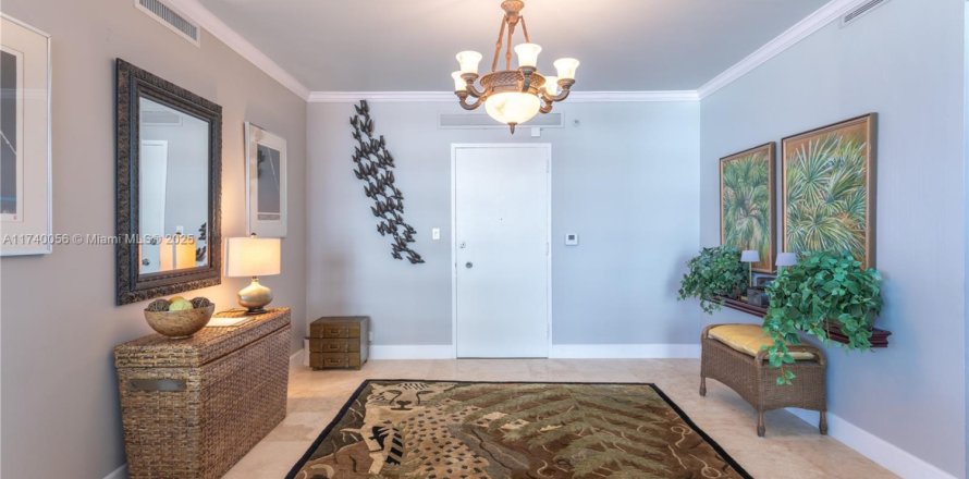 Кондоминиум с 2 спальнями в Майами-Бич, Флорида № 1957877