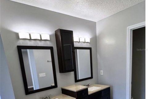 House in Jacksonville, Florida 4 bedrooms, 178.74 sq.m. № 1884431 - photo 10