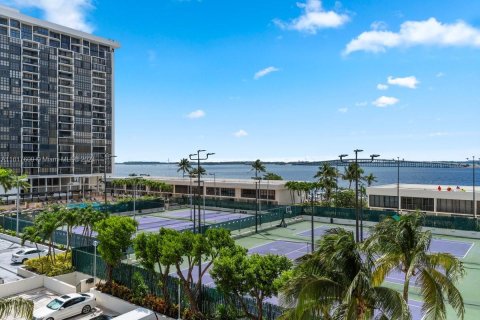 Condominio en venta en Miami, Florida, 2 dormitorios, 147.06 m2 № 1694541 - foto 27