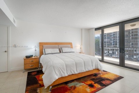 Condominio en venta en Miami, Florida, 2 dormitorios, 147.06 m2 № 1694541 - foto 19