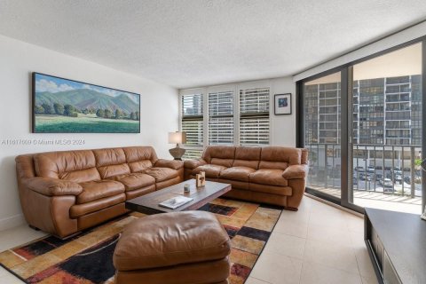 Condominio en venta en Miami, Florida, 2 dormitorios, 147.06 m2 № 1694541 - foto 13