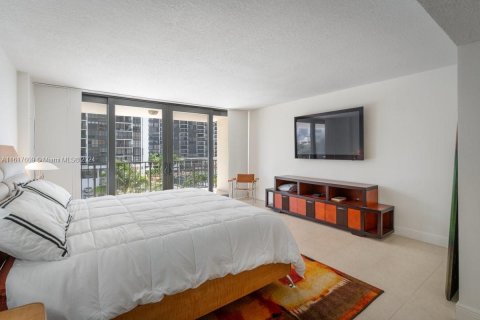 Condominio en venta en Miami, Florida, 2 dormitorios, 147.06 m2 № 1694541 - foto 18