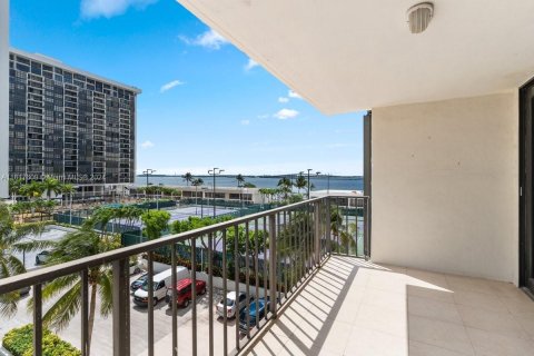 Condominio en venta en Miami, Florida, 2 dormitorios, 147.06 m2 № 1694541 - foto 2
