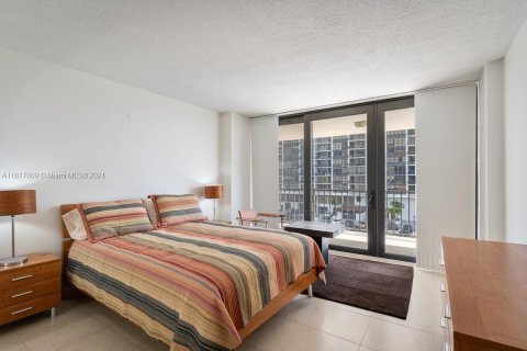Condominio en venta en Miami, Florida, 2 dormitorios, 147.06 m2 № 1694541 - foto 15