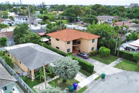 Villa ou maison à louer à Miami, Floride: 3 chambres, 123.1 m2 № 1968036 - photo 4
