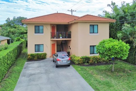 Villa ou maison à louer à Miami, Floride: 3 chambres, 123.1 m2 № 1968036 - photo 1