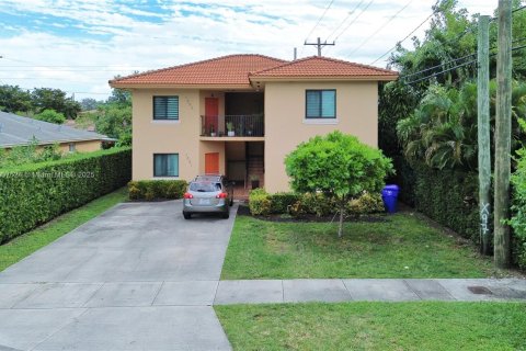 Villa ou maison à louer à Miami, Floride: 3 chambres, 123.1 m2 № 1968036 - photo 2
