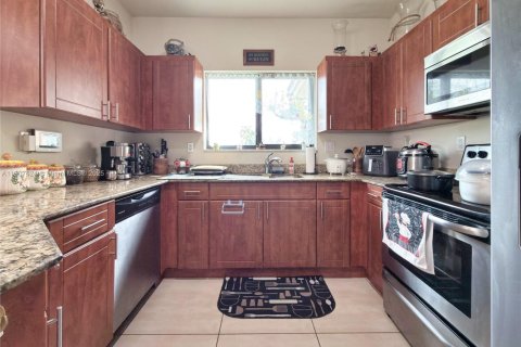 Villa ou maison à louer à Miami, Floride: 3 chambres, 123.1 m2 № 1968036 - photo 14