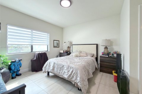 Villa ou maison à louer à Miami, Floride: 3 chambres, 123.1 m2 № 1968036 - photo 16