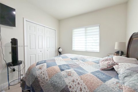 Villa ou maison à louer à Miami, Floride: 3 chambres, 123.1 m2 № 1968036 - photo 21