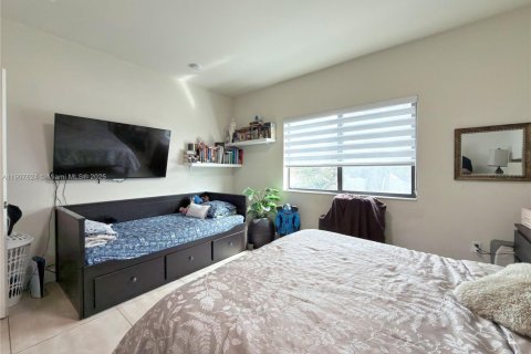 Villa ou maison à louer à Miami, Floride: 3 chambres, 123.1 m2 № 1968036 - photo 18