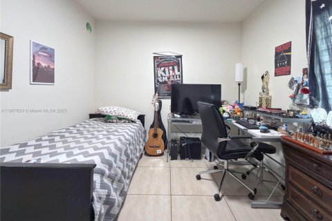 Villa ou maison à louer à Miami, Floride: 3 chambres, 123.1 m2 № 1968036 - photo 23