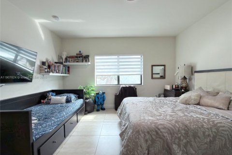 Villa ou maison à louer à Miami, Floride: 3 chambres, 123.1 m2 № 1968036 - photo 17