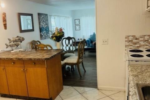Apartamento en alquiler en Davie, Florida, 1 dormitorio № 2064146 - foto 2