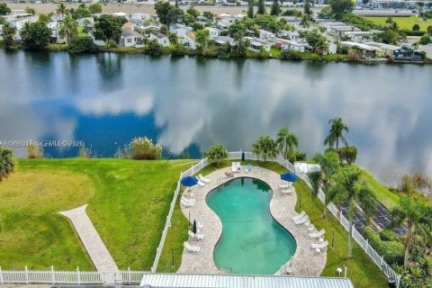 Apartamento en alquiler en Davie, Florida, 1 dormitorio № 2064146 - foto 22