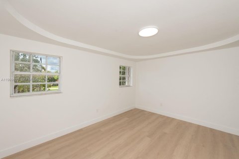 Casa en alquiler en Miami, Florida, 4 dormitorios, 187.29 m2 № 2030424 - foto 9