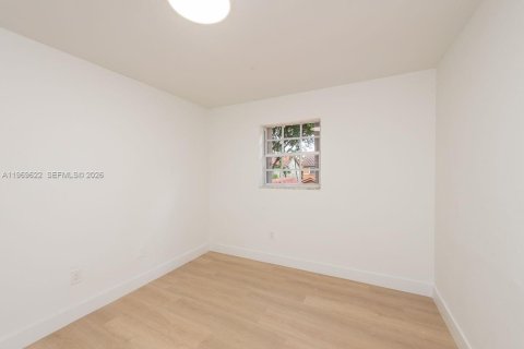 Casa en alquiler en Miami, Florida, 4 dormitorios, 187.29 m2 № 2030424 - foto 16