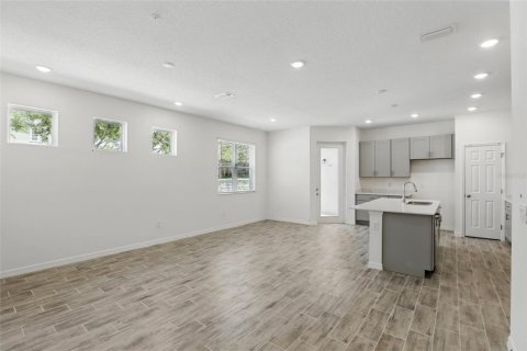 Touwnhouse à louer à Apopka, Floride: 4 chambres, 169.55 m2 № 1791466 - photo 5