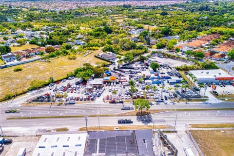 Commercial property in Miami, Florida № 2154866 - photo 5