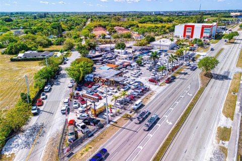 Commercial property in Miami, Florida № 2154866 - photo 15