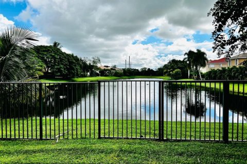 House in Wellington, Florida 5 bedrooms, 274.15 sq.m. № 1922891 - photo 28
