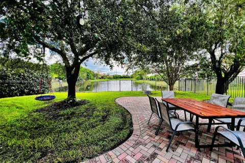 House in Wellington, Florida 5 bedrooms, 274.15 sq.m. № 1922891 - photo 29