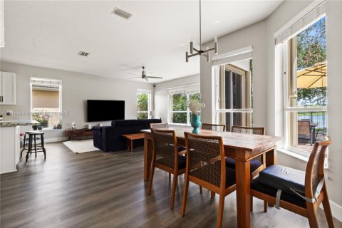 House in Wellington, Florida 5 bedrooms, 274.15 sq.m. № 1922891 - photo 6