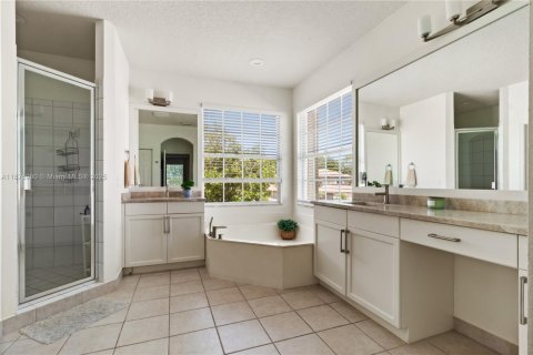 House in Wellington, Florida 5 bedrooms, 274.15 sq.m. № 1922891 - photo 16